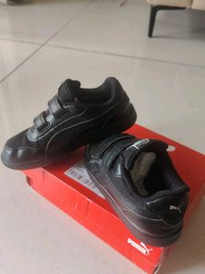 Orignal Puma Kids Black Sneakers.
