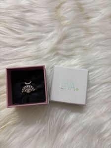 Elegant Silver Tone Fashion Ring