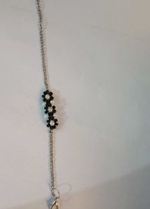 Beaded Bracelet 🖤🤍