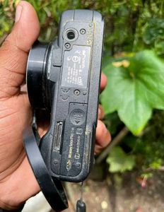 Sony Cyber-shot DSC-H20 Digital Camera