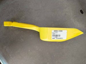 Plastic Cat Litter Scoop – Yellow