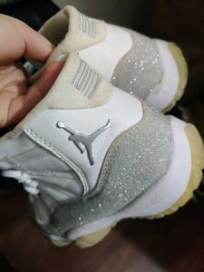 Jordan 11 Retro Silver White