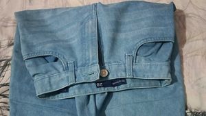 Straight Fit Ripped Jeans – Effortlessly Cool