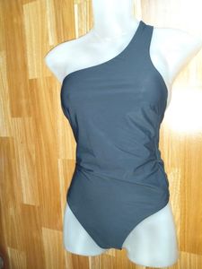 Chic One-Shoulder Swimsuit