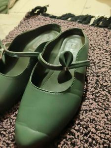 BEAUTIFUL GREEN COLOUR PARTY WEAR OR CASUAL WEA