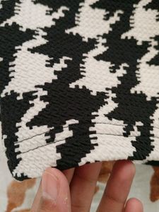 Houndstooth Pencil Skirt