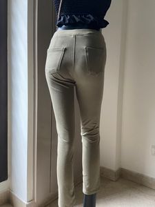 Uniqlo Brand New Jeggings