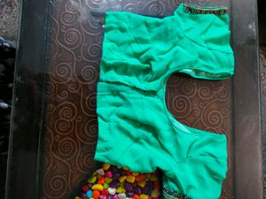 Fine Georgette Saree With Blouse