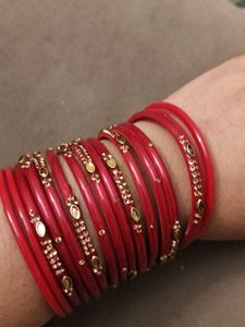 Red &amp; Gold Pure Laakh Bangle Set
