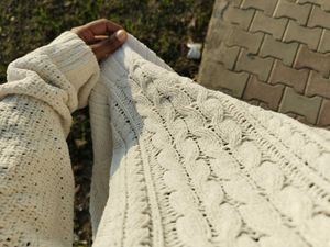 Off-white Cozy Knit Sweater/ Pullover