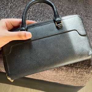 Eske Leather Zip Around Wallet