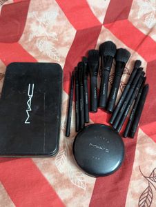 ✨COMBO✨M.A.C Cosmetics Powder Plus Compact &amp; brush