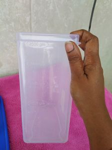Daawat Storage Container 2500gm, Measiring Cup 200