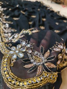 black 🖤 beautiful 😍 sareee best quality .