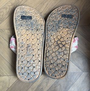Flat For women