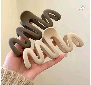 Abstract Wave Hair Claw Clips