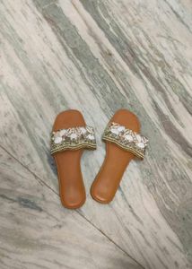 Shell sandal