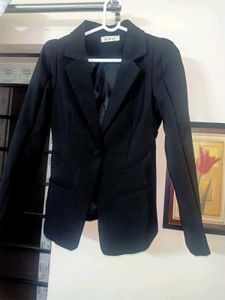 Women&#39;s Tailored Black Blazer