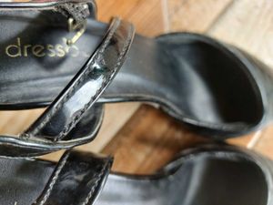 Dressberry Black Heels And An Earring Set