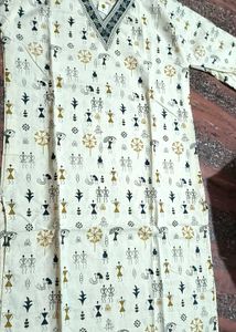 Cream Printed V-neck Kurthi.