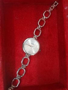 Woman Golden Wrist Watch