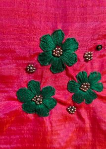 ⚡Elegant Rose saree with green floral embroidery