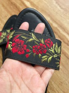 Black embroidered Flats