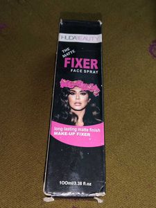 Huda Beauty Matte Fixer Face Spray