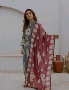 Elegant Floral Print Kurta Set