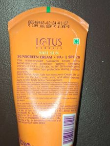 Lotus Herbals Safe Sun SPF 20