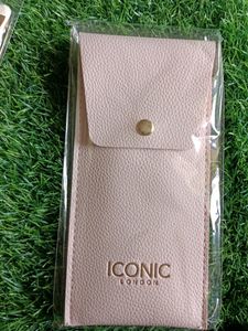 Iconic London Makeup  Brush Set With Pouch