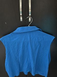 Collared Sleeveless Crop Top
