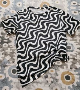 Abstract Wave Pattern T-Shirt