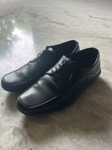 Formal Bata shoes (black)