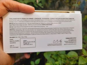 Total Makeover Foundation Cream Pallet ( Foundatio