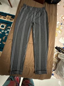 Chic Striped Women&#39;s Jeans &amp; Pants