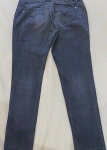 Levi’s Low-rise Black Jeans