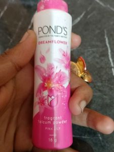 Pond&#39;s Dreamflower Talcum Powder