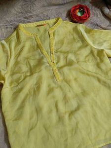 Butter Yellow Top