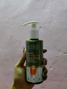 Lotus Botanicals Vitamin C Face Wash