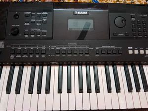 Yamaha PSR E453 Keyboard