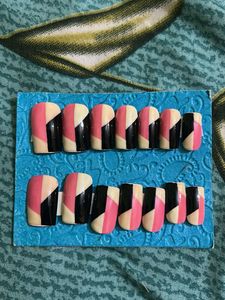 Abstract Press-On Nails