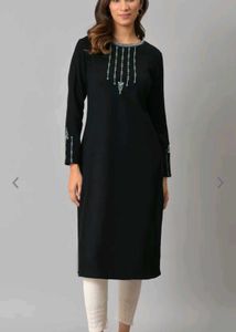 Women Black Yoke Design Thread Work Kurta