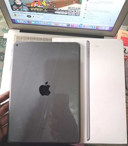 Apple iPad - Excellent Condition!