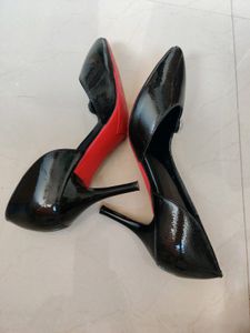 Black Dimond Pumps