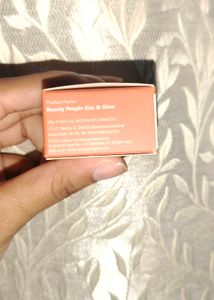 Beauty People Kiss &amp; Glow