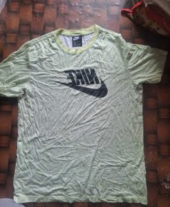 Nike T-Shirt