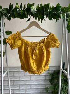 Sale ❗️❗️Yellow Crop Top
