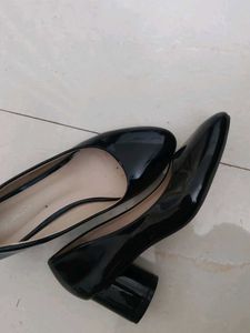Allen Solly Glossy Finish Black Block Heels