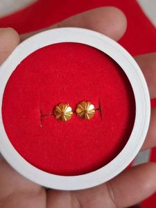 Beautiful New Flower Desine Studs